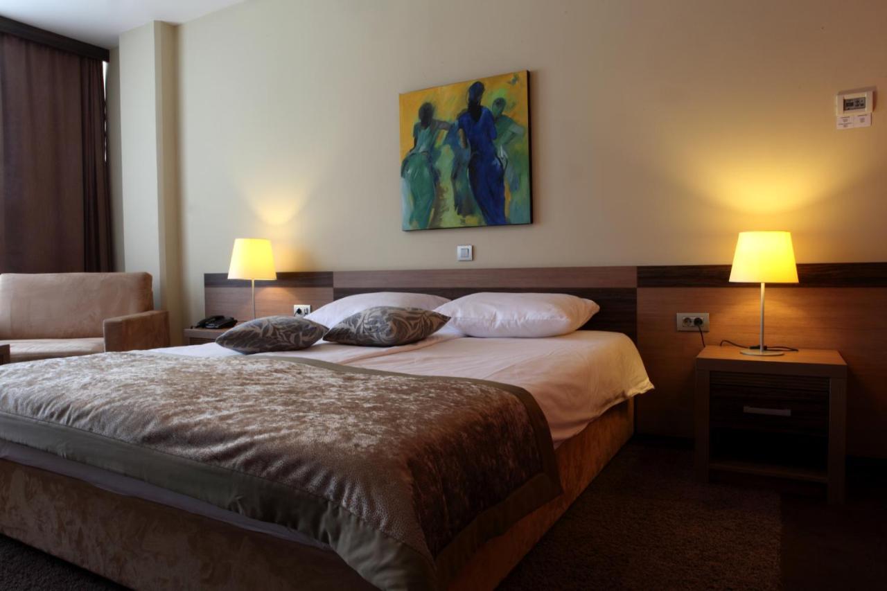 Hotel Kras Postojna Buitenkant foto