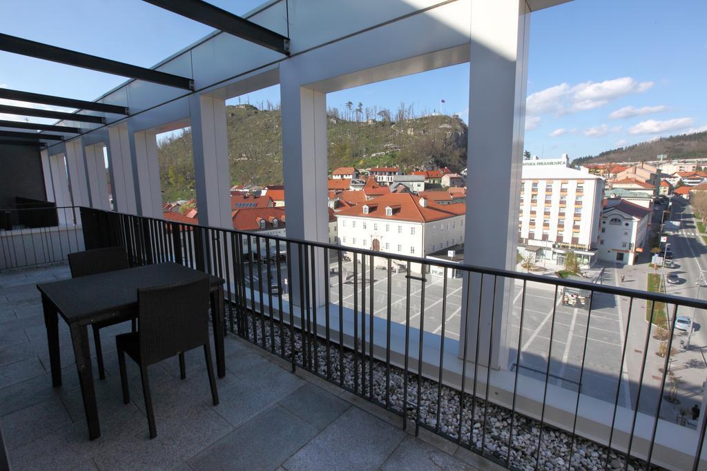 Hotel Kras Postojna Buitenkant foto