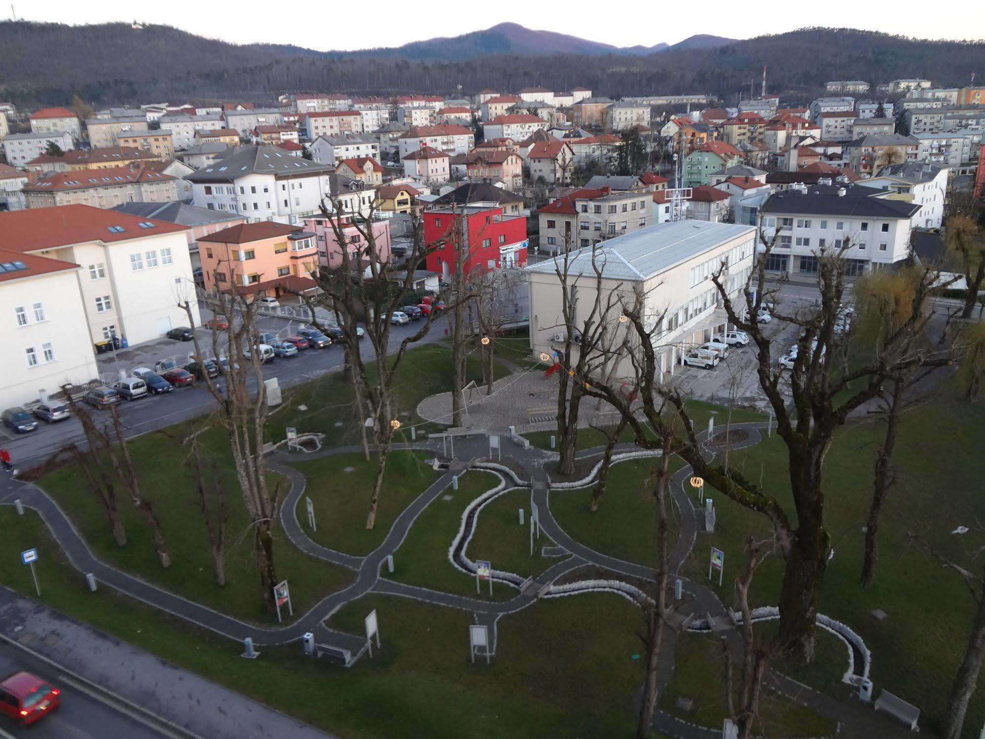 Hotel Kras Postojna Buitenkant foto