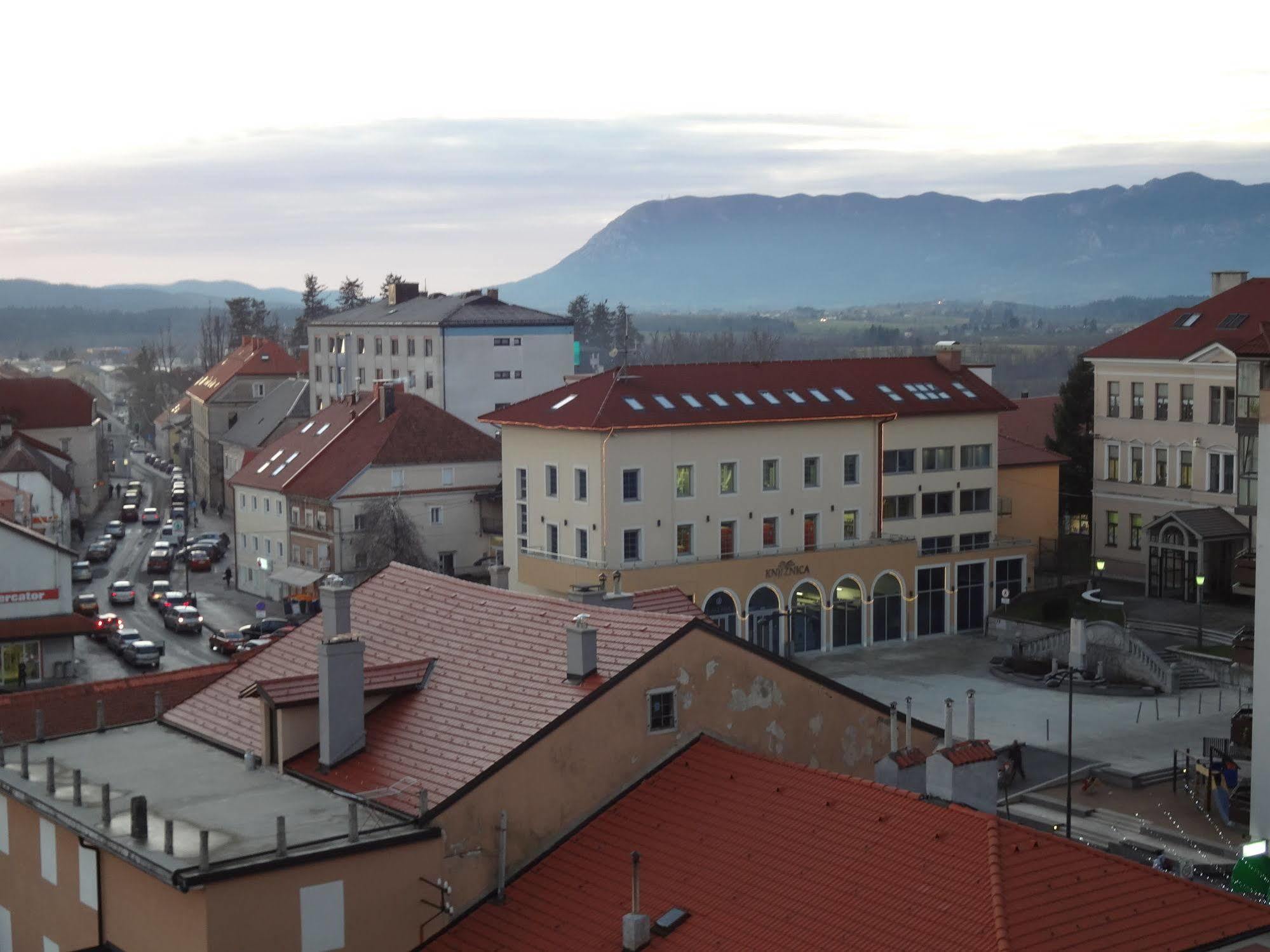 Hotel Kras Postojna Buitenkant foto