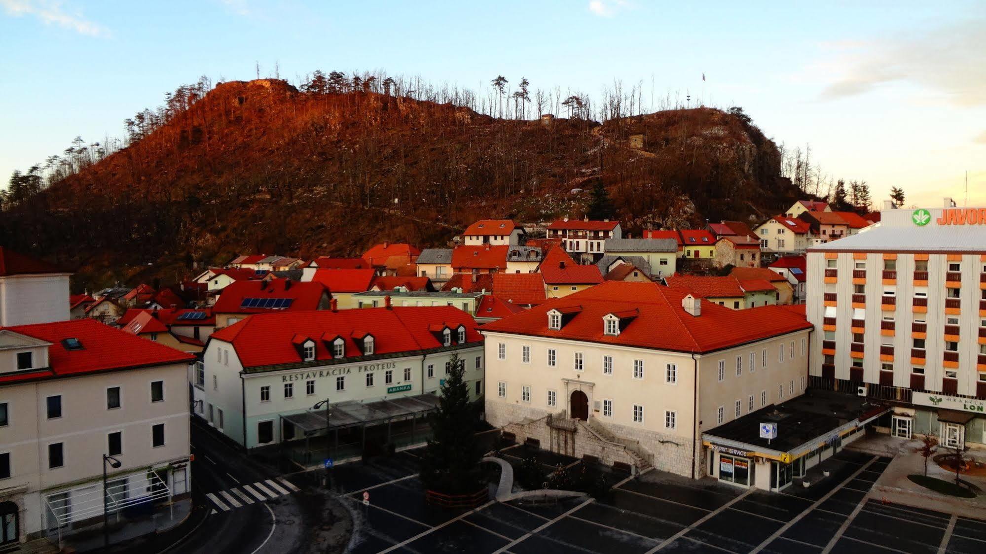 Hotel Kras Postojna Buitenkant foto