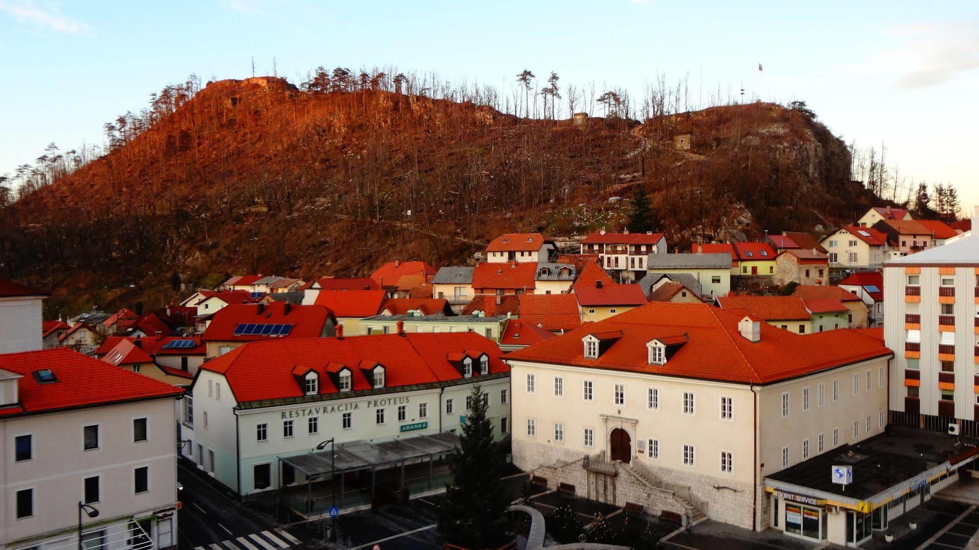 Hotel Kras Postojna Buitenkant foto